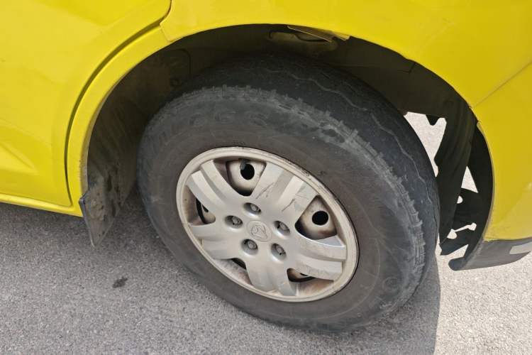 Used CHANGAN KAICHENG Ruixing EM80 2023 EM80 Ⅱ Side-Hinged 2-Seat Base Model Right Front Wheel Hub