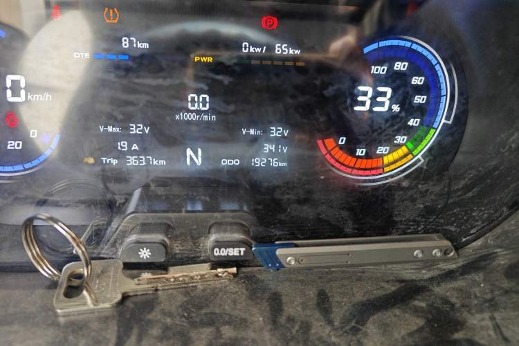 Used CHANGAN KAICHENG Ruixing EM80 2023 EM80 Ⅱ Side-Hinged 6-Seater Comfort Model Odometer Close Up