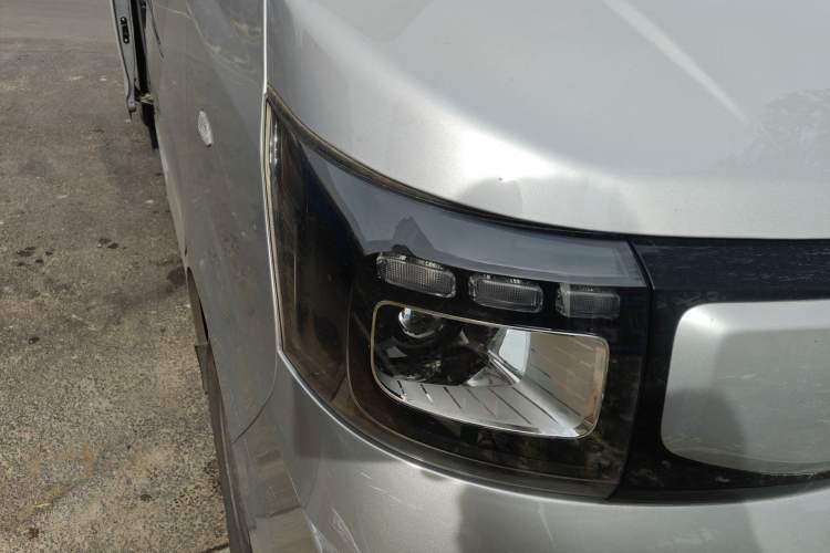 Used CHANGAN KAICHENG Ruixing EM80 2023 EM80 Ⅱ Side-Hinged 6-Seater Comfort Model Right Front Headlight