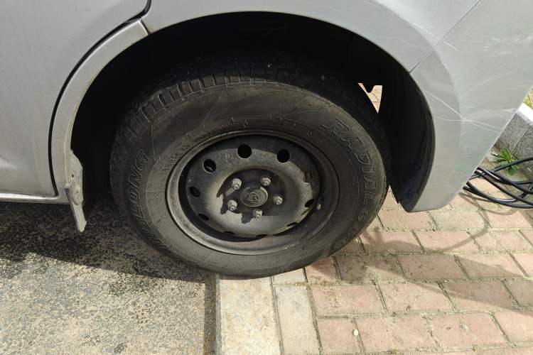 Used CHANGAN KAICHENG Ruixing EM80 2023 EM80 Ⅱ Side-Hinged 6-Seater Comfort Model Right Front Wheel Hub