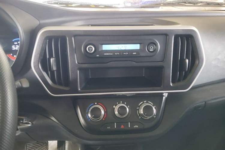 Used CHANGAN KAICHENG Ruixing EM80 2023 Liftback Design 2-Seater Base Version 38.7 kWh Audio And AC Panel