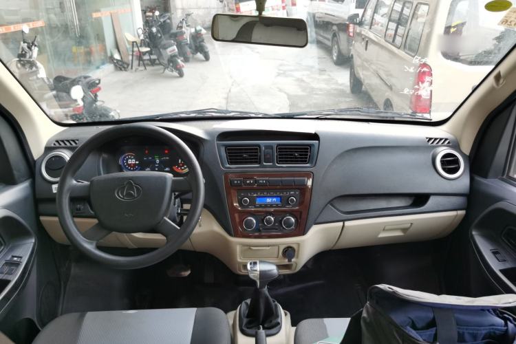 Used CHANGAN KAICHENG Ruixing EM80 2023 Flat Roof with Liftback Doors 7 Seats 41.932 kWh Center Console