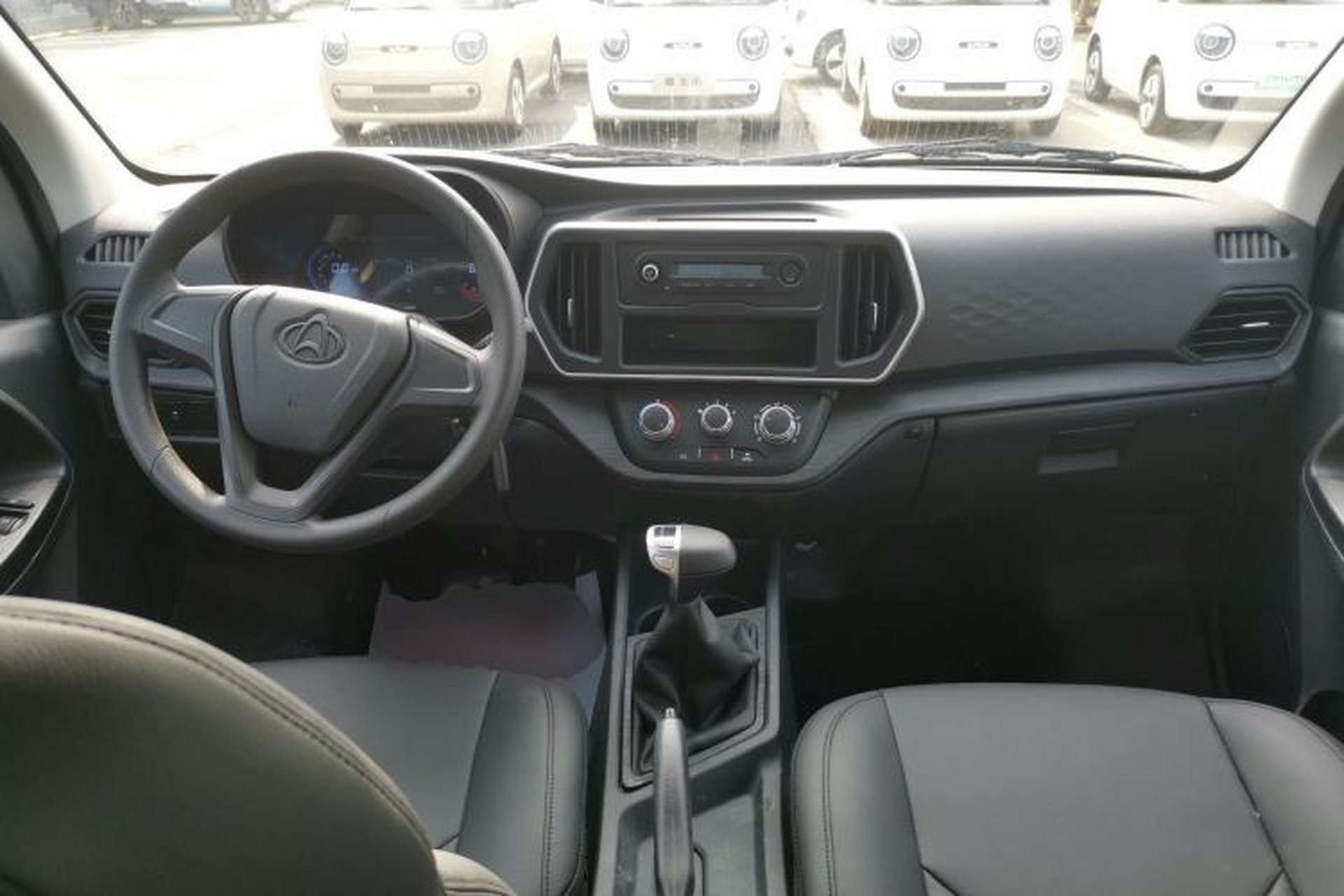 Used CHANGAN KAICHENG Ruixing EM80 2023 Side-Hinged 6-Seater Comfort Version 38.7 kWh Center Console