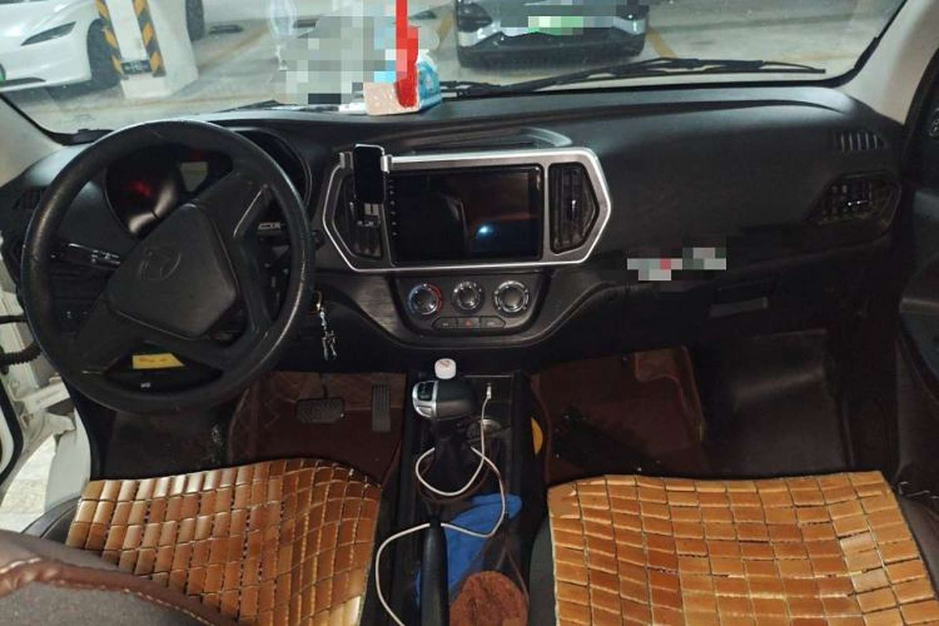 Used CHANGAN KAICHENG Ruixing EM80 2023 EM80 Ⅱ Liftback 6-Seater Comfort Model Center Console
