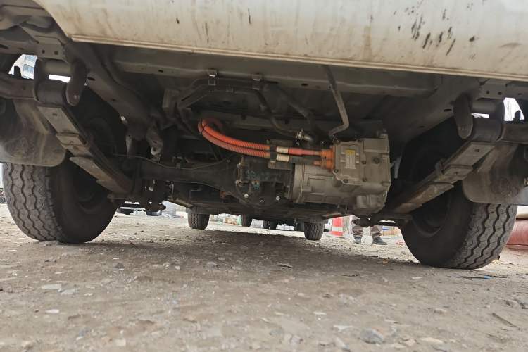 Used CHANGAN KAICHENG Ruixing EM80 2023 Flat-Top Double-Door 2-Seater 60 kW 41.932 kWh Chassis Rear