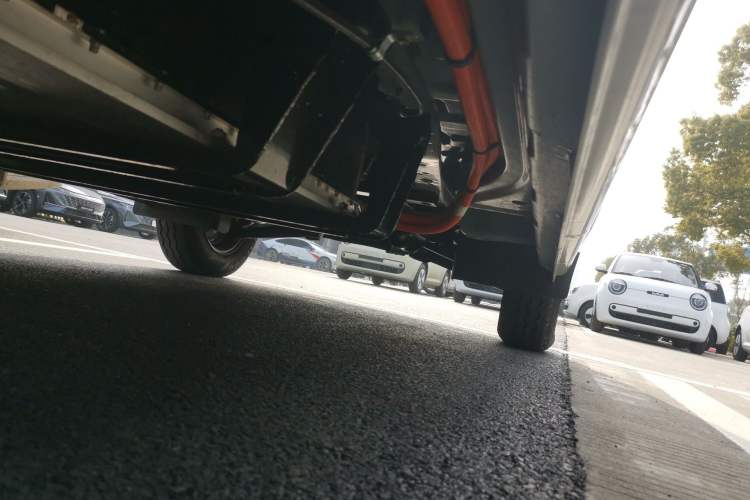 Used CHANGAN KAICHENG Ruixing EM80 2023 Side-Hinged 6-Seater Comfort Version 38.7 kWh Chassis Rear Right