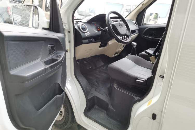 Used CHANGAN KAICHENG Ruixing EM80 2023 Flat Roof with Liftback Doors 7 Seats 41.932 kWh Driver Seat