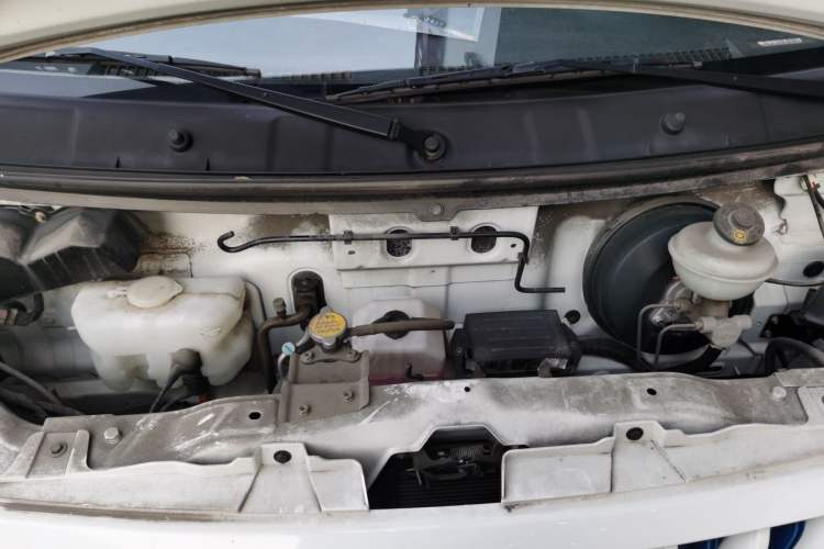 Used CHANGAN KAICHENG Ruixing EM80 2023 Flat Roof with Liftback Doors 7 Seats 41.932 kWh Engine Bay