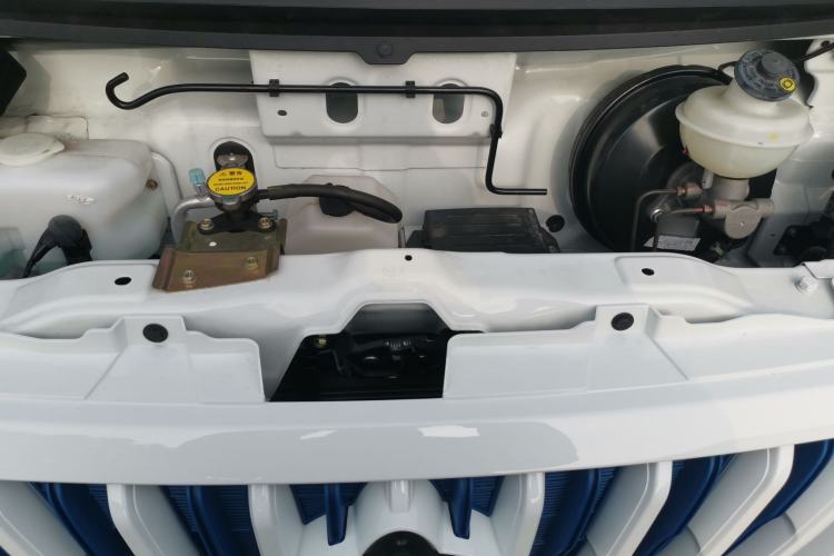 Used CHANGAN KAICHENG Ruixing EM80 2023 Side-Hinged 6-Seater Comfort Version 38.7 kWh Engine Bay