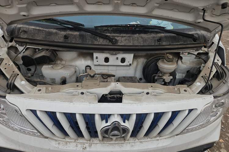 Used CHANGAN KAICHENG Ruixing EM80 2023 Flat-Top Double-Door 2-Seater 60 kW 41.932 kWh Engine Bay