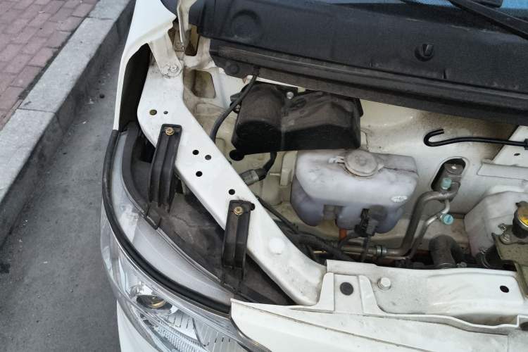 Used CHANGAN KAICHENG Ruixing EM80 2023 Side-Hinged 6-Seater Comfort Version 38.7 kWh Engine Bay Right
