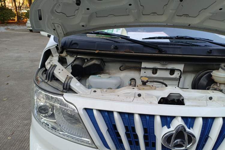 Used CHANGAN KAICHENG Ruixing EM80 2023 EM80 Ⅱ Side-Hinged 7-Seater Comfort Model Engine Bay Right