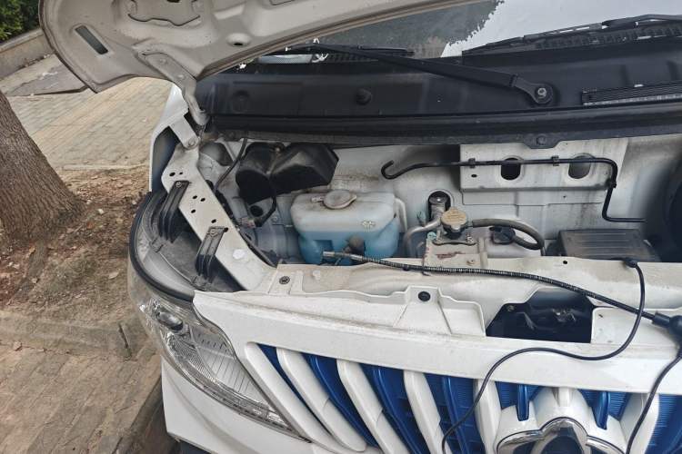 Used CHANGAN KAICHENG Ruixing EM80 2023 Flat-Top Double-Door 2-Seater 60 kW 41.932 kWh Engine Bay Right