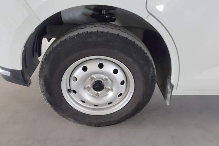 Used CHANGAN KAICHENG Ruixing EM80 2023 Liftback Design 2-Seater Base Version 38.7 kWh Exterior 4