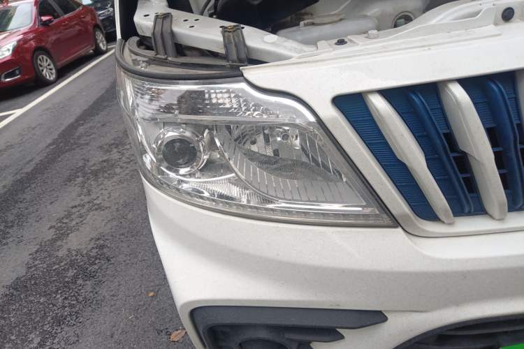 Used CHANGAN KAICHENG Ruixing EM80 2023 Side-Hinged 6-Seater Comfort Version 38.7 kWh Exterior 6