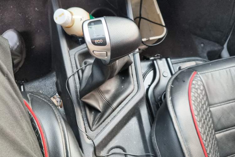 Used CHANGAN KAICHENG Ruixing EM80 2023 Side-Hinged 6-Seater Comfort Version 38.7 kWh Gear Lever