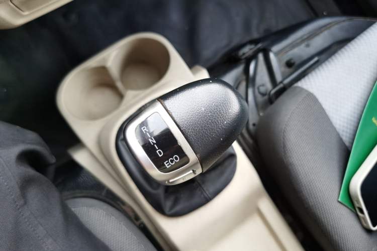 Used CHANGAN KAICHENG Ruixing EM80 2023 Flat Roof with Liftback Doors 7 Seats 41.932 kWh Gear Lever