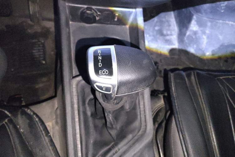 Used CHANGAN KAICHENG Ruixing EM80 2023 EM80 Ⅱ Liftback 6-Seater Comfort Model Gear Lever