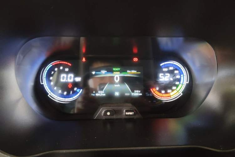 Used CHANGAN KAICHENG Ruixing EM80 2023 Liftback Design 2-Seater Base Version 38.7 kWh Instrument Cluster
