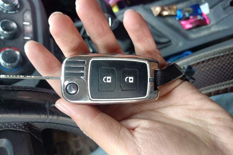 Used CHANGAN KAICHENG Ruixing EM80 2023 Side-Hinged 6-Seater Comfort Version 38.7 kWh Interior 1