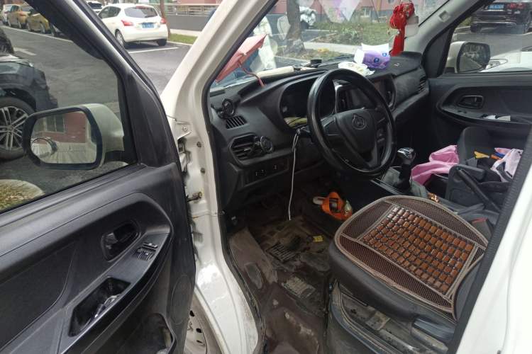 Used CHANGAN KAICHENG Ruixing EM80 2023 Side-Hinged 6-Seater Comfort Version 38.7 kWh Interior 3