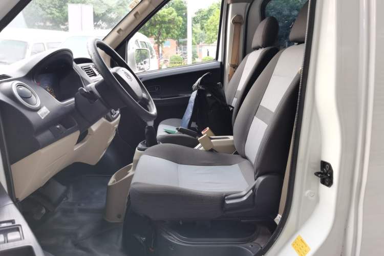 Used CHANGAN KAICHENG Ruixing EM80 2023 Flat Roof with Liftback Doors 7 Seats 41.932 kWh Left Front Seat