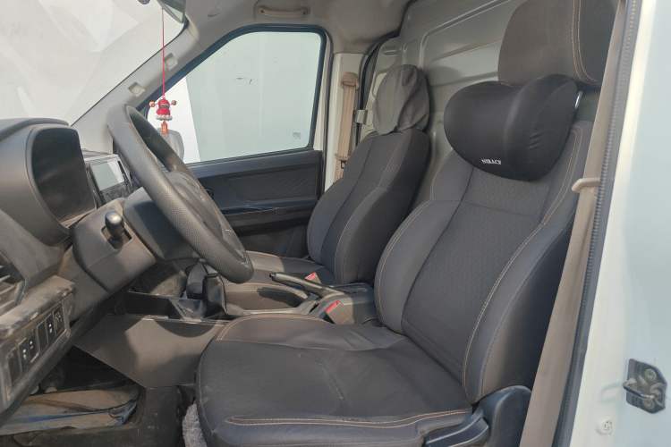 Used CHANGAN KAICHENG Ruixing EM80 2023 Flat-Top Double-Door 2-Seater 60 kW 41.932 kWh Left Front Seat
