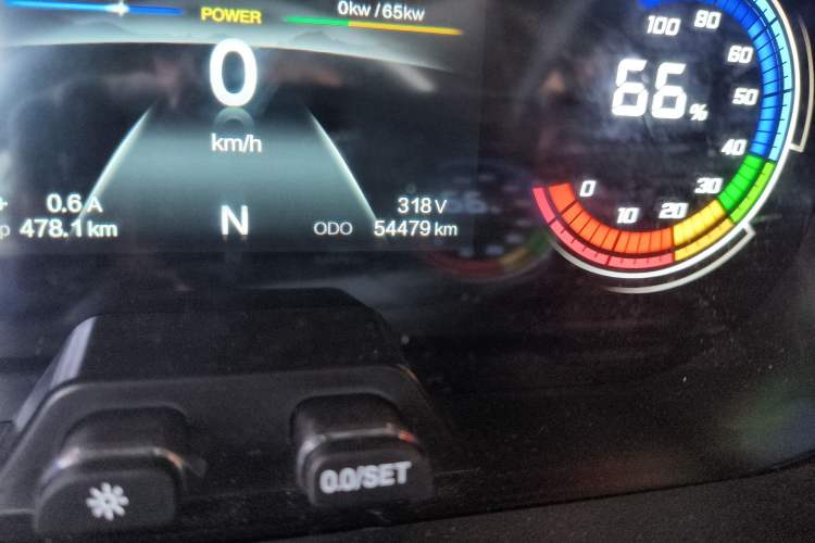 Used CHANGAN KAICHENG Ruixing EM80 2023 Side-Hinged 6-Seater Comfort Version 38.7 kWh Odometer Close Up