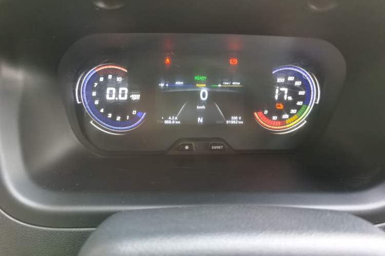 Used CHANGAN KAICHENG Ruixing EM80 2023 Flat Roof with Liftback Doors 7 Seats 41.932 kWh Odometer Close Up