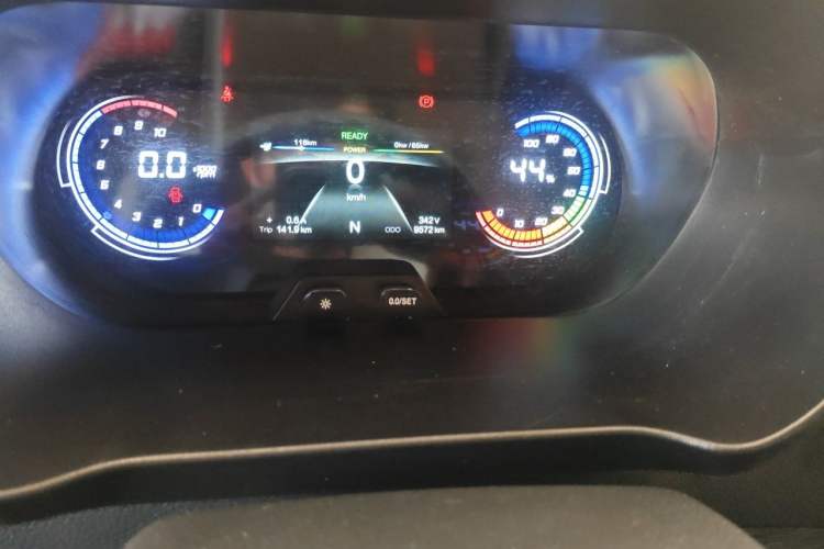 Used CHANGAN KAICHENG Ruixing EM80 2023 EM80 Ⅱ Side-Hinged 7-Seater Comfort Model Odometer Close Up