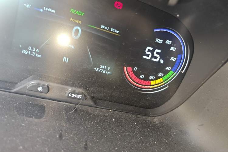 Used CHANGAN KAICHENG Ruixing EM80 2023 Flat-Top Double-Door 2-Seater 60 kW 41.932 kWh Odometer Close Up