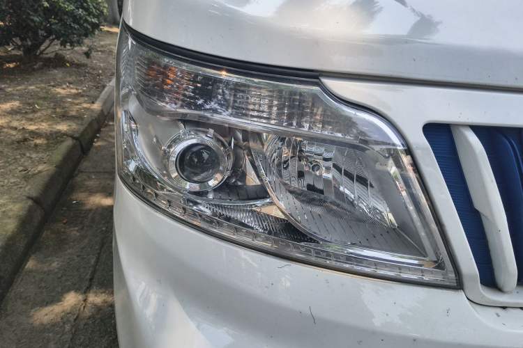 Used CHANGAN KAICHENG Ruixing EM80 2023 EM80 Ⅱ Side-Hinged 6-Seater Comfort Model Right Front Headlight