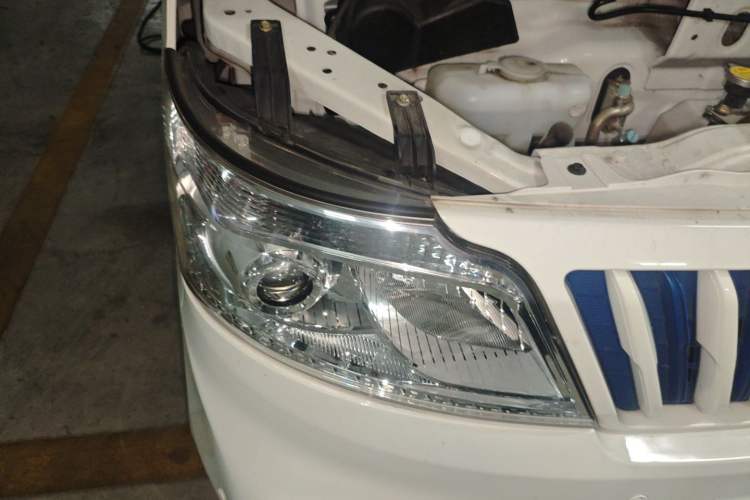 Used CHANGAN KAICHENG Ruixing EM80 2023 EM80 Ⅱ Liftback 6-Seater Comfort Model Right Front Headlight