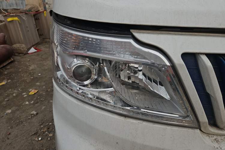 Used CHANGAN KAICHENG Ruixing EM80 2023 Flat-Top Double-Door 2-Seater 60 kW 41.932 kWh Right Front Headlight
