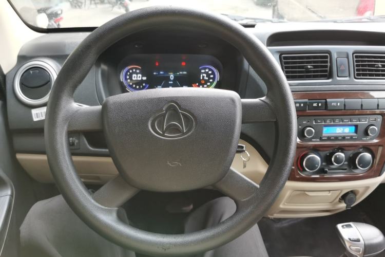 Used CHANGAN KAICHENG Ruixing EM80 2023 Flat Roof with Liftback Doors 7 Seats 41.932 kWh Steering Wheel