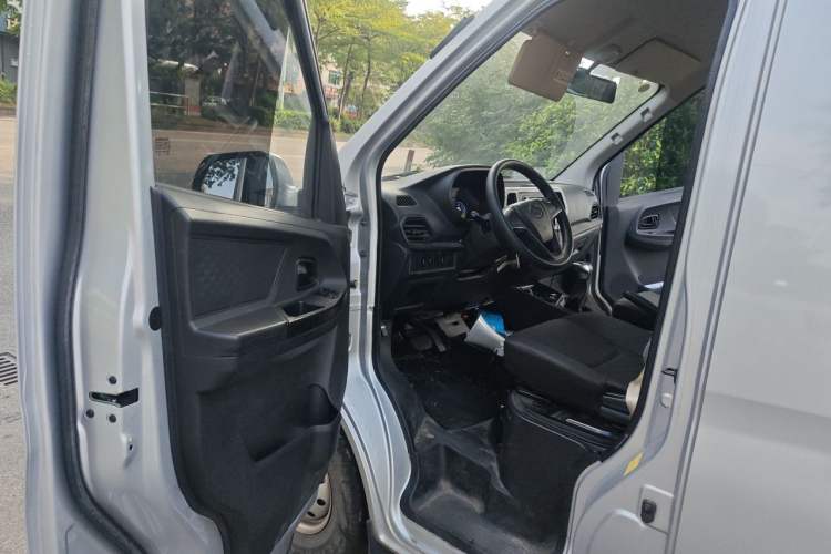 Used CHANGAN KAICHENG Ruixing EM80 2024 Comfort-Style 6-Seater 41.86 kWh Driver Seat