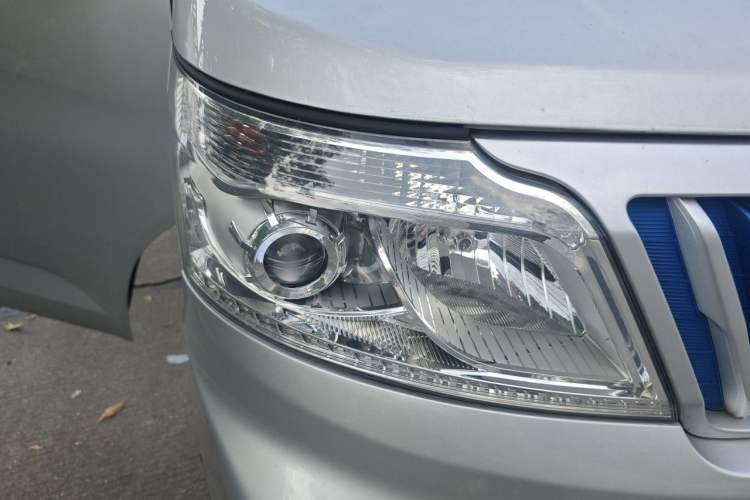 Used CHANGAN KAICHENG Ruixing EM80 2024 Comfort-Style 6-Seater 41.86 kWh Right Front Headlight