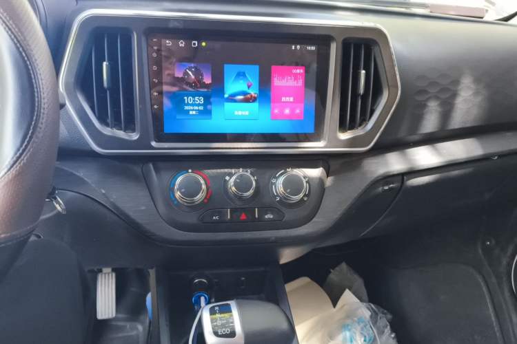 Used CHANGAN KAICHENG Ruixing EM80 2024 Comfort-Style 6-Seater 41.86 kWh Audio And AC Panel