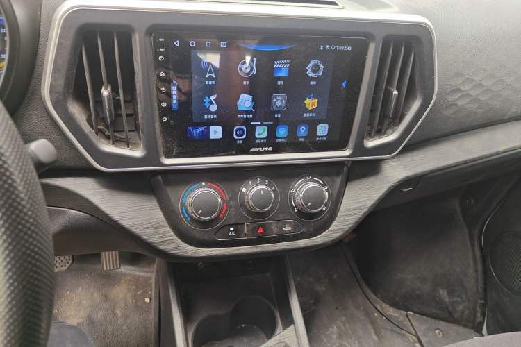 Used CHANGAN KAICHENG Ruixing EM80 2024 Comfort-Style 6-Seater 41.86 kWh Audio And AC Panel