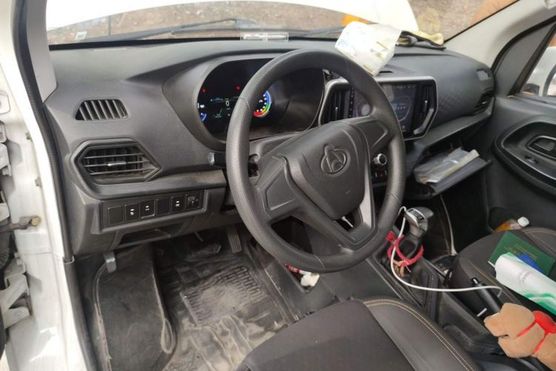 Used CHANGAN KAICHENG Ruixing EM80 2024 Comfort-Style 6-Seater 41.86 kWh Center Console
