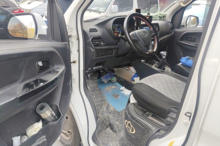 Used CHANGAN KAICHENG Ruixing EM80 2024 Liftback Comfort Version 6 Seats 41.86 kWh Driver Seat