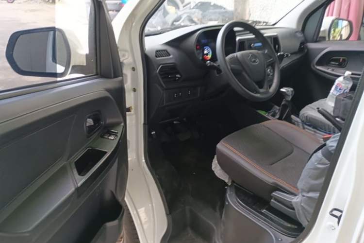 Used CHANGAN KAICHENG Ruixing EM80 2024 Liftback Comfort Version 6 Seats 41.86 kWh Driver Seat