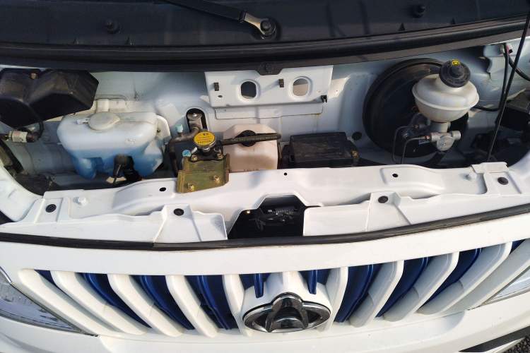 Used CHANGAN KAICHENG Ruixing EM80 2024 Comfort-Style 6-Seater 41.86 kWh Engine Bay