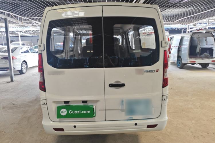 Used CHANGAN KAICHENG Ruixing EM80 2024 Comfort-Style 6-Seater 41.86 kWh Exterior 4