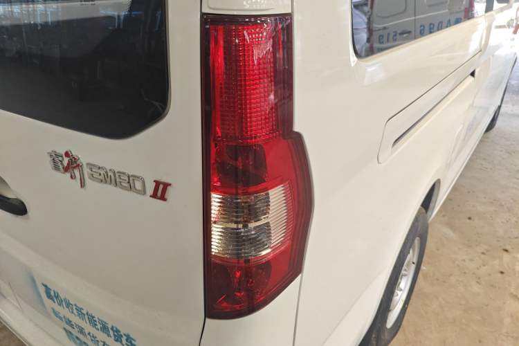 Used CHANGAN KAICHENG Ruixing EM80 2024 Comfort-Style 6-Seater 41.86 kWh Exterior 6