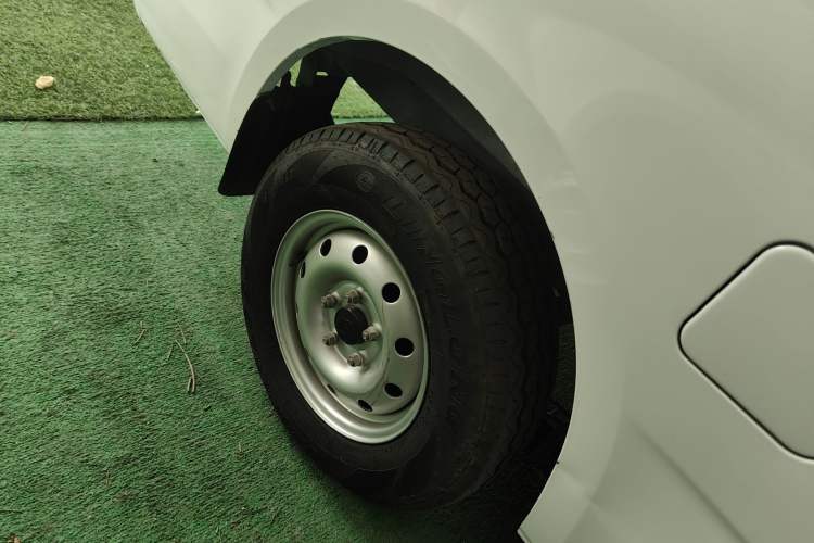 Used CHANGAN KAICHENG Ruixing EM80 2024 Comfort-Style 6-Seater 41.86 kWh Exterior 8
