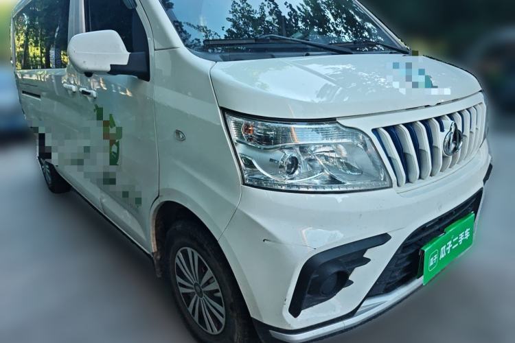 Used CHANGAN KAICHENG Ruixing EM80 2024 Comfort-Style 6-Seater 41.86 kWh Front Right 45 Deg