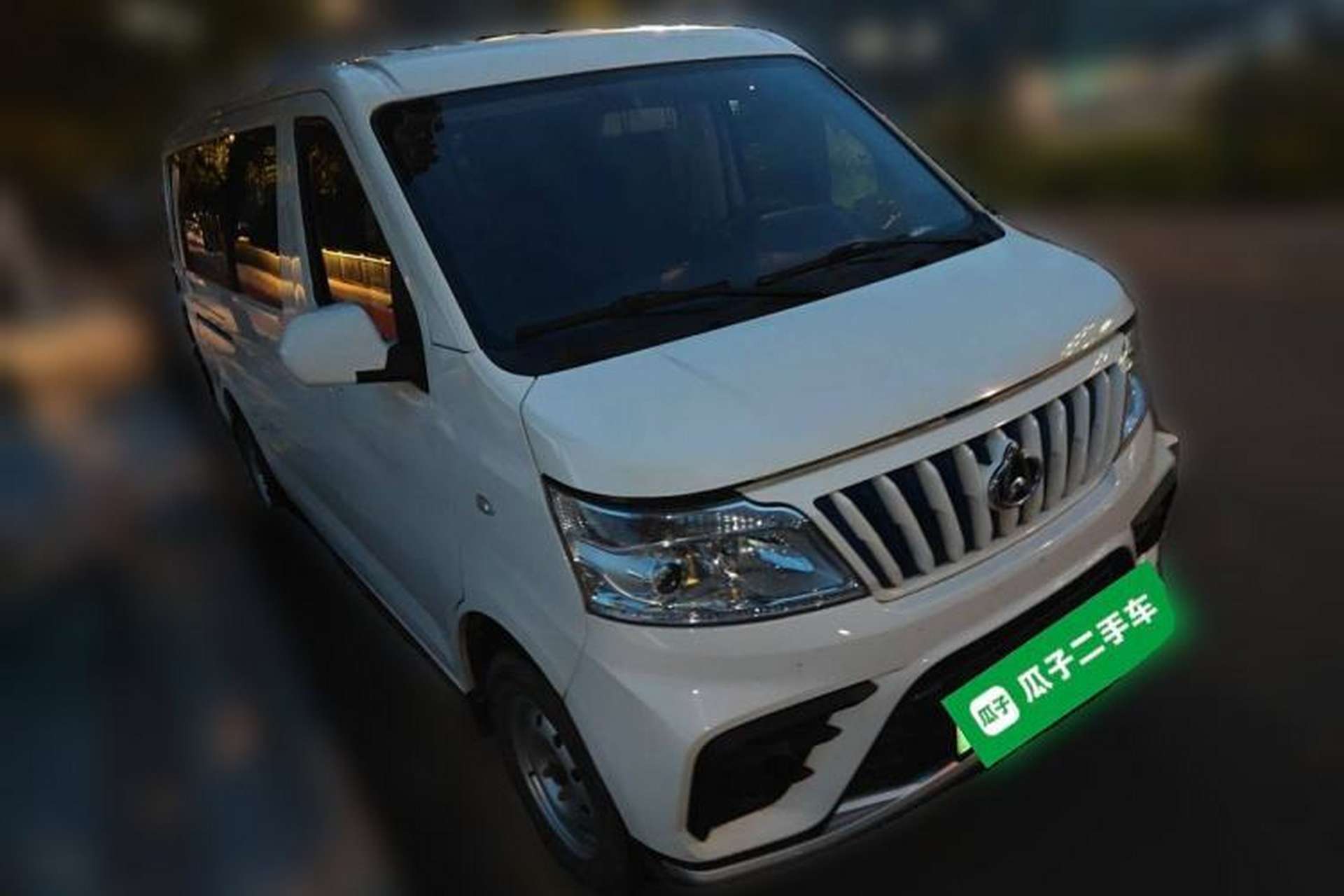 Used CHANGAN KAICHENG Ruixing EM80 2024 Comfort-Style 6-Seater 41.86 kWh Front Right 45 Deg