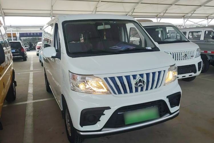 Used CHANGAN KAICHENG Ruixing EM80 2024 Comfort-Style 6-Seater 41.86 kWh Front Right 45 Deg