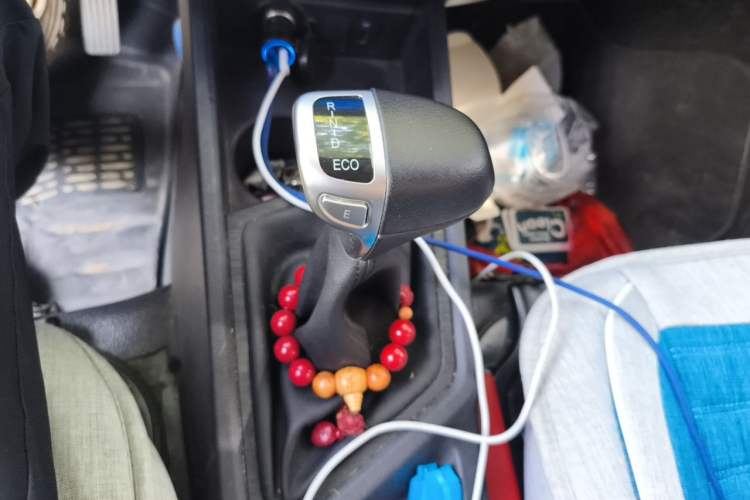 Used CHANGAN KAICHENG Ruixing EM80 2024 Comfort-Style 6-Seater 41.86 kWh Gear Lever